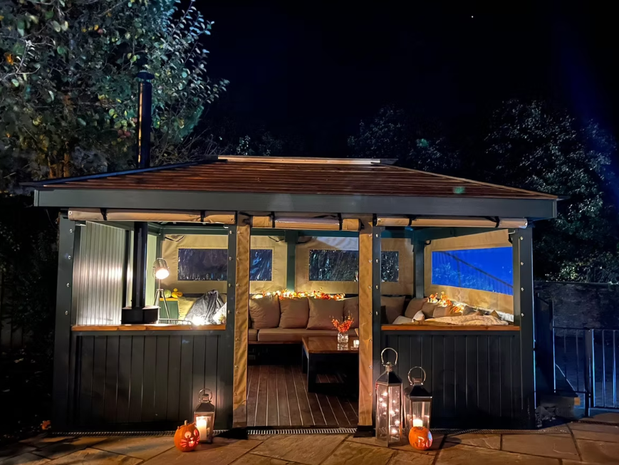 Luxury gazebo lounge prize